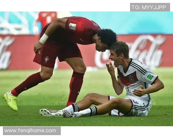 2010世界杯阿根廷对德国比赛中穆勒领黄牌的精彩瞬间回顾